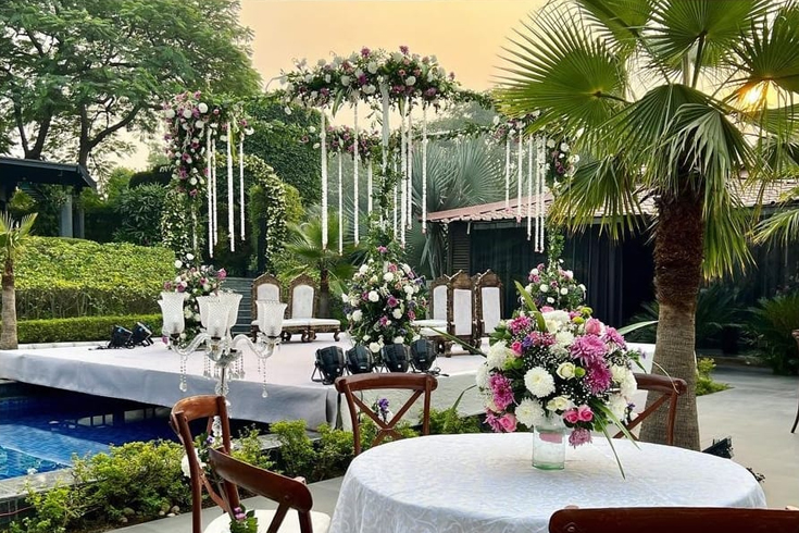 Luxury Outdoor Wedding Venue Decoration
